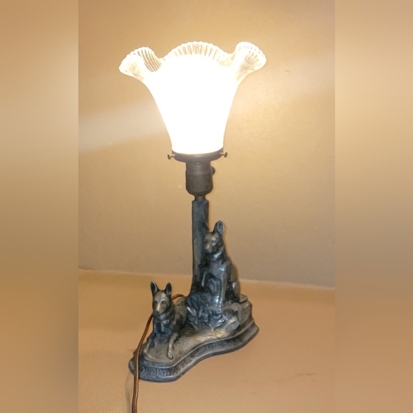 VINTAGE GERMAN SHEPHERDS 14" METAL TABLE LAMP - Picture 3 of 10